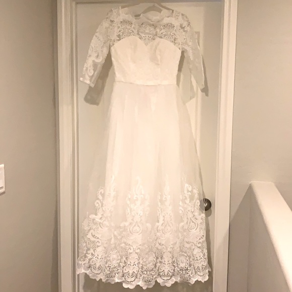 Lace Wedding Dress Size 2 - Picture 2 of 7